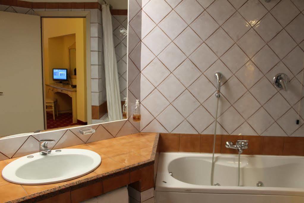 Hotel Grillo Assemini Εξωτερικό φωτογραφία