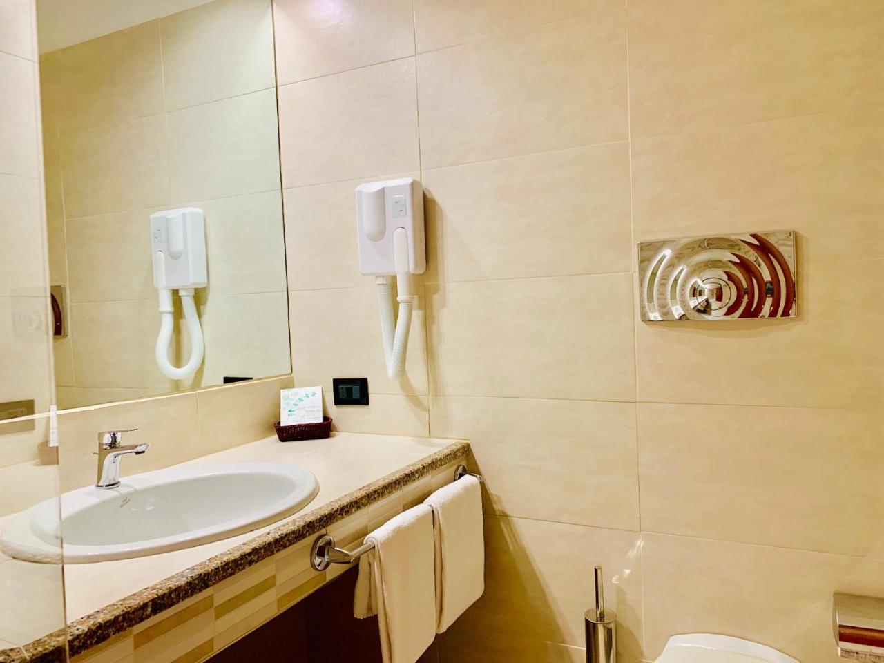 Hotel Grillo Assemini Εξωτερικό φωτογραφία