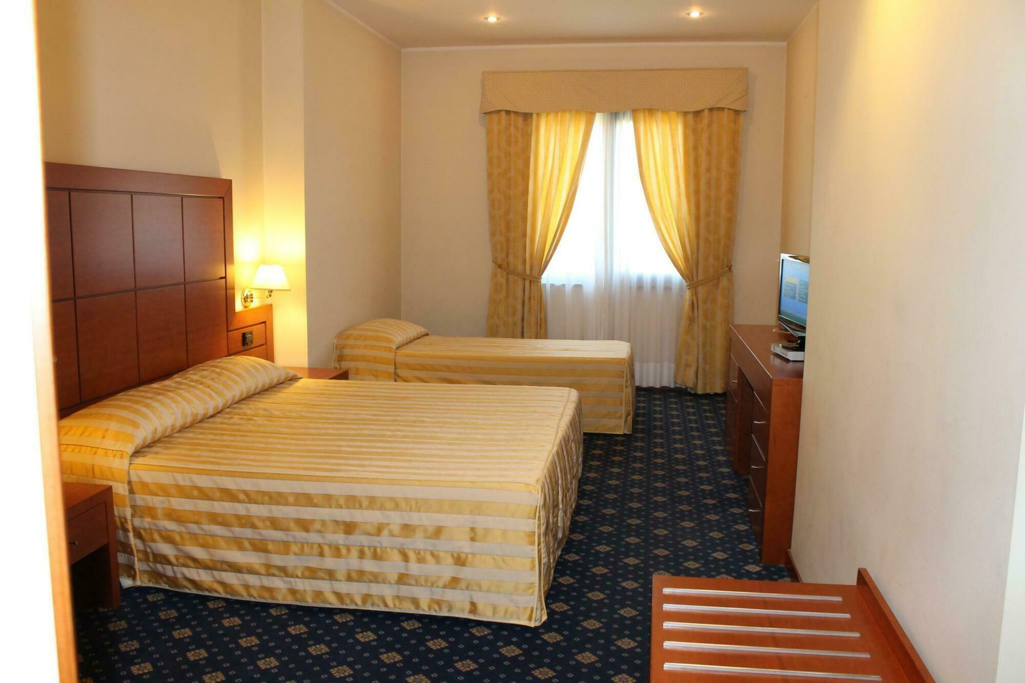 Hotel Grillo Assemini Εξωτερικό φωτογραφία