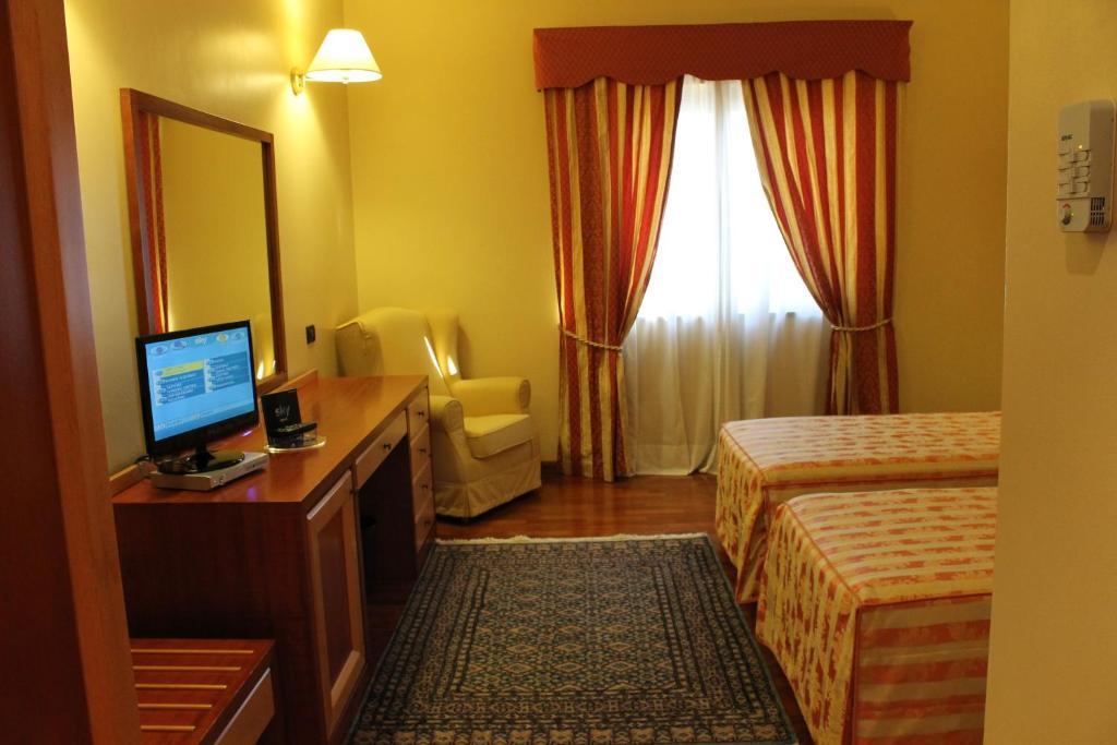 Hotel Grillo Assemini Δωμάτιο φωτογραφία