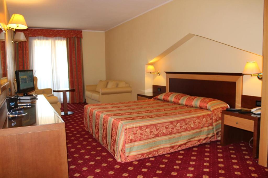 Hotel Grillo Assemini Δωμάτιο φωτογραφία