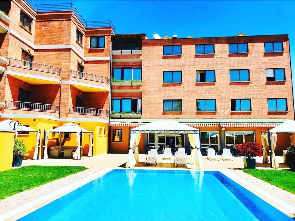 Hotel Grillo Assemini Εξωτερικό φωτογραφία
