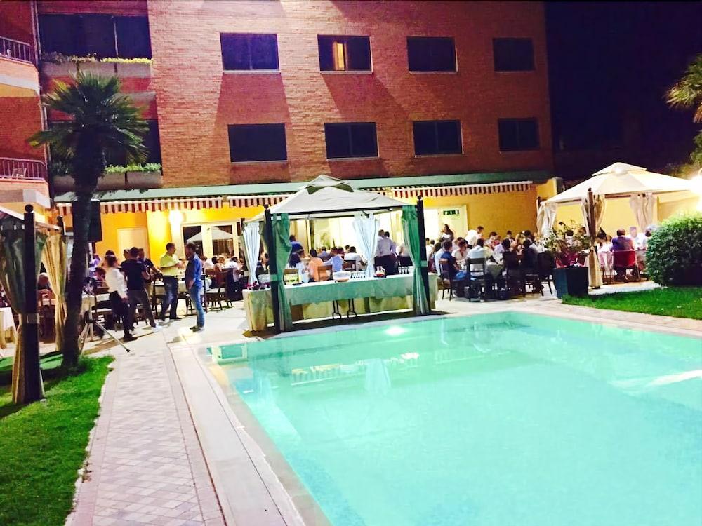 Hotel Grillo Assemini Εξωτερικό φωτογραφία